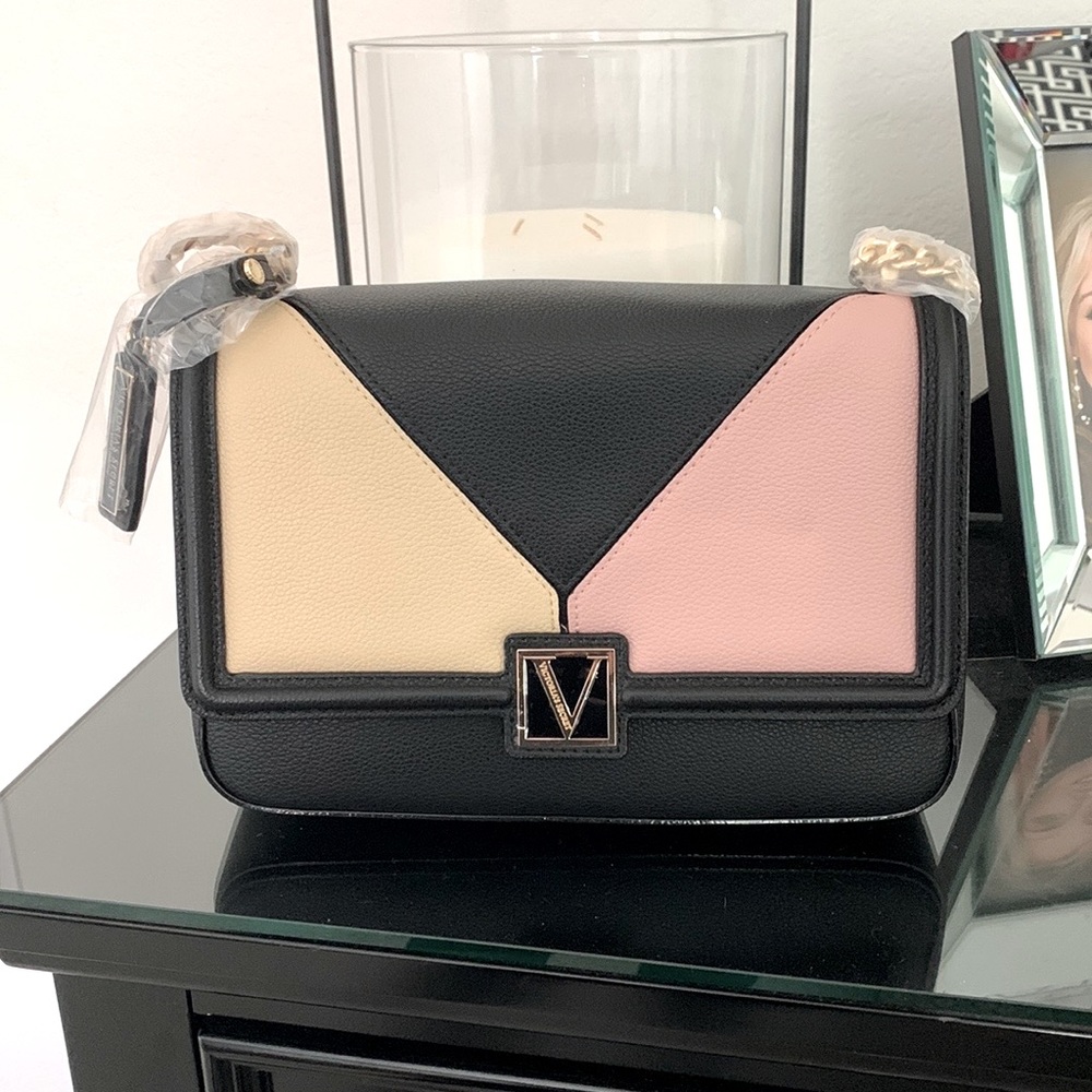 The Victoria Medium Square Shoulder Bag